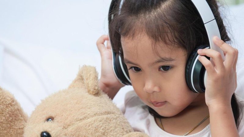3 dispositivos electrónicos que debes regalar a tu hijo para facilitar la educación a distancia